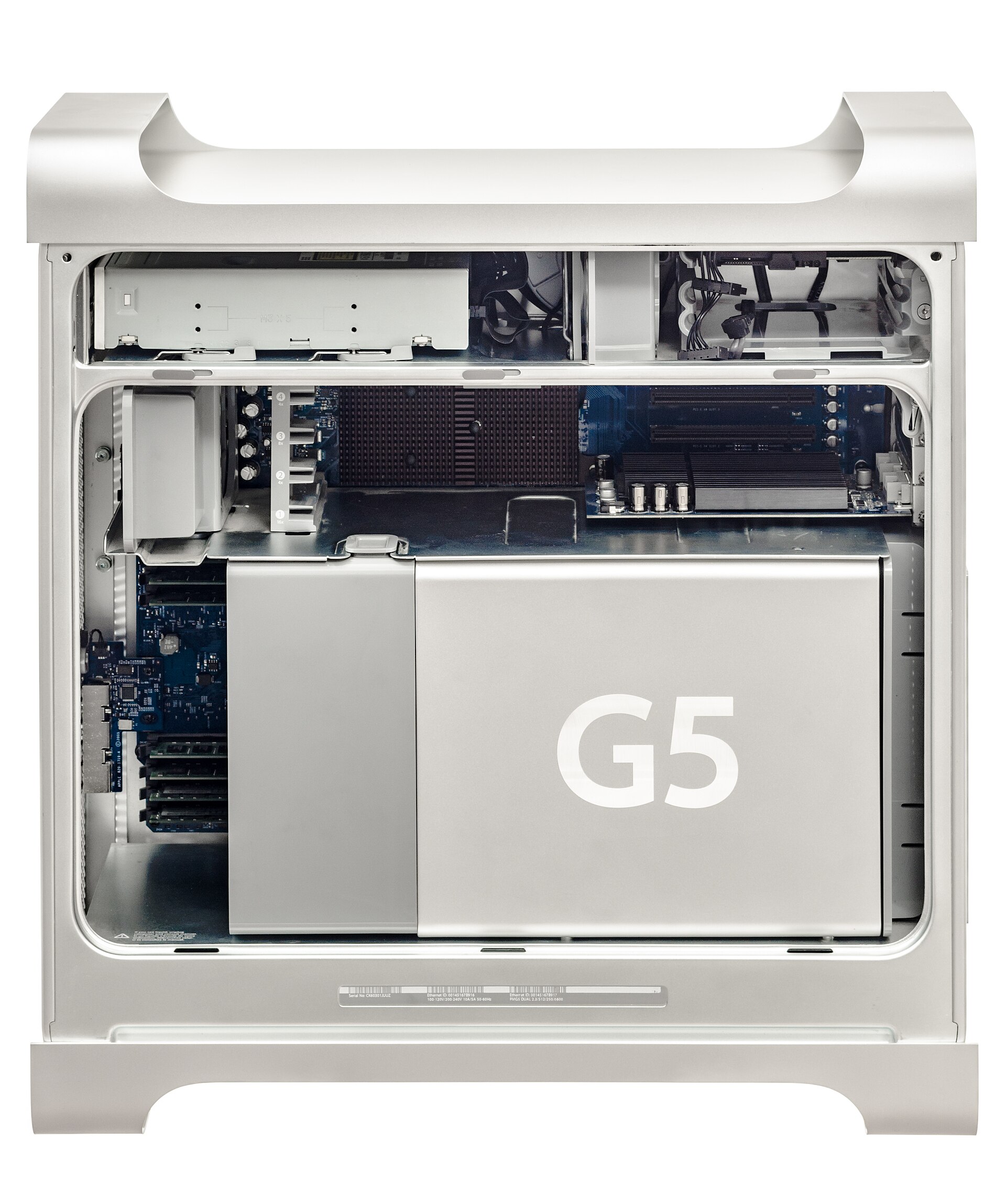 PowerMac G5 vue de côté avec panneau ouvert
